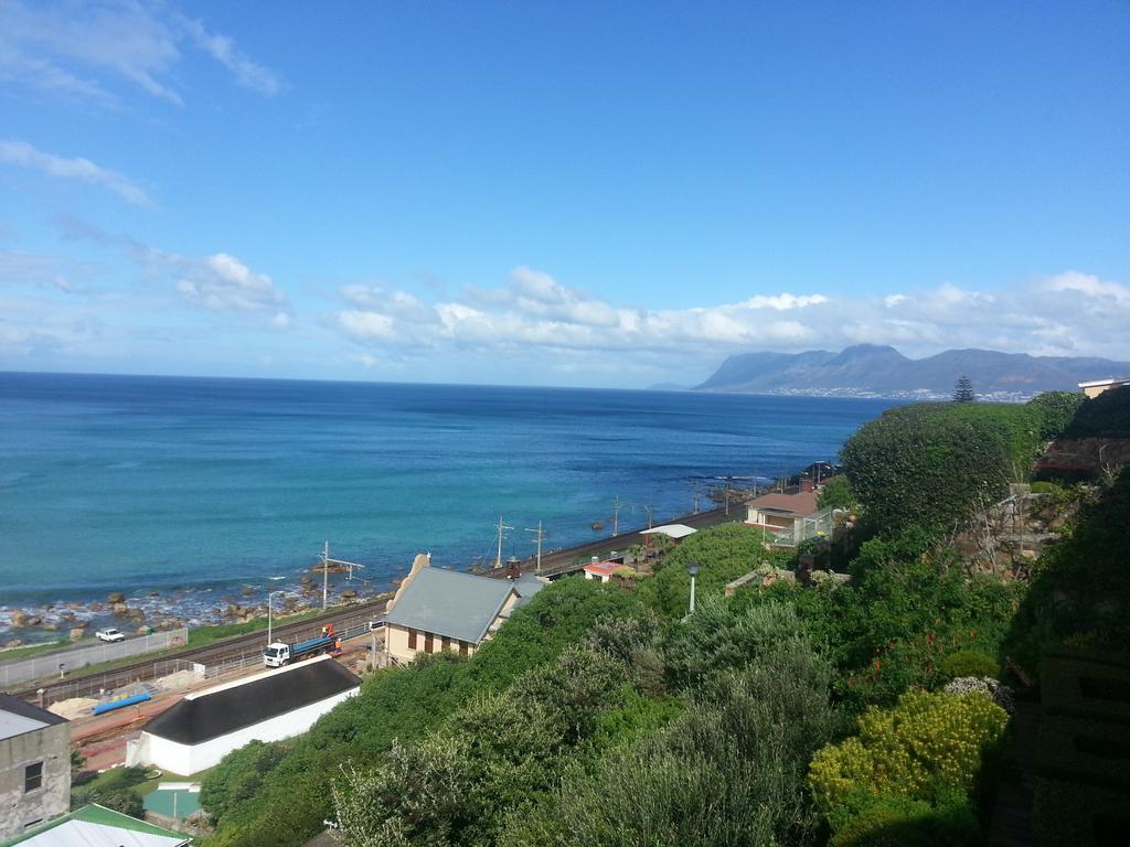 Seaview Apartment In Muizenberg Esterno foto